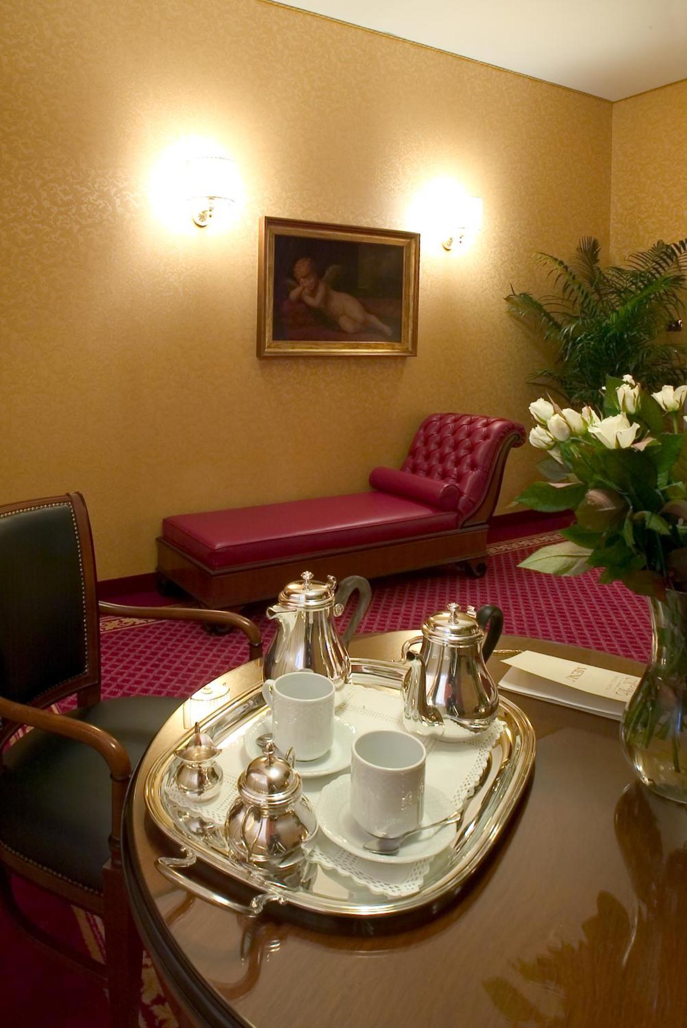 Hotel Maxim Peschiera Borromeo Exterior foto